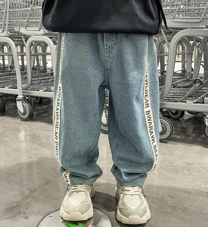 2023新品★子供服　デニムズボン★90-150cm★