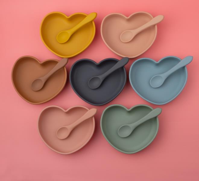 ★ベビー赤ちゃん食事用お皿&スプーン　シリコン　安全環保　育児★7色