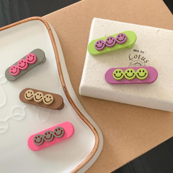 超人気の髪飾り!!★　ヘアアクセサリー　★ヘアクリップ★