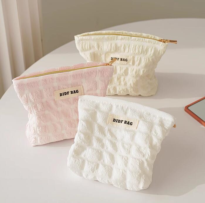 新登場!!★小バッグ★収納袋　化粧バッグ★5色