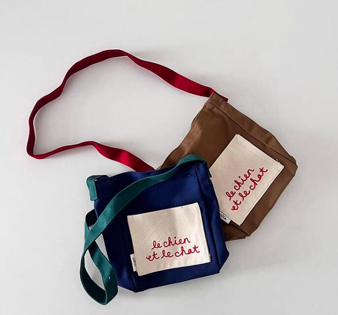 2024新型★ショルダーバッグ★子供バッグ　2色