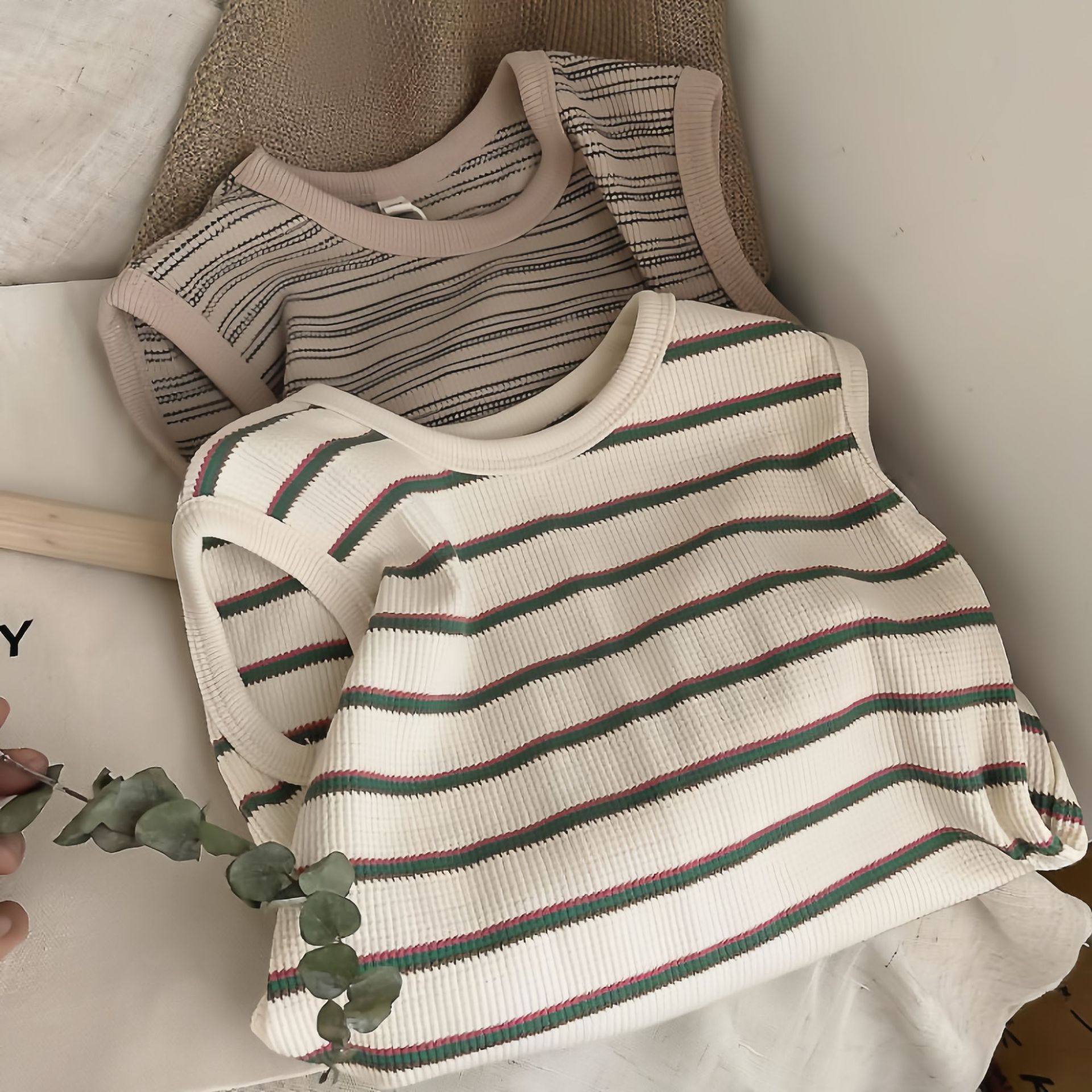 2024新入荷★子供服　トップス★80cm〜120cm 2色