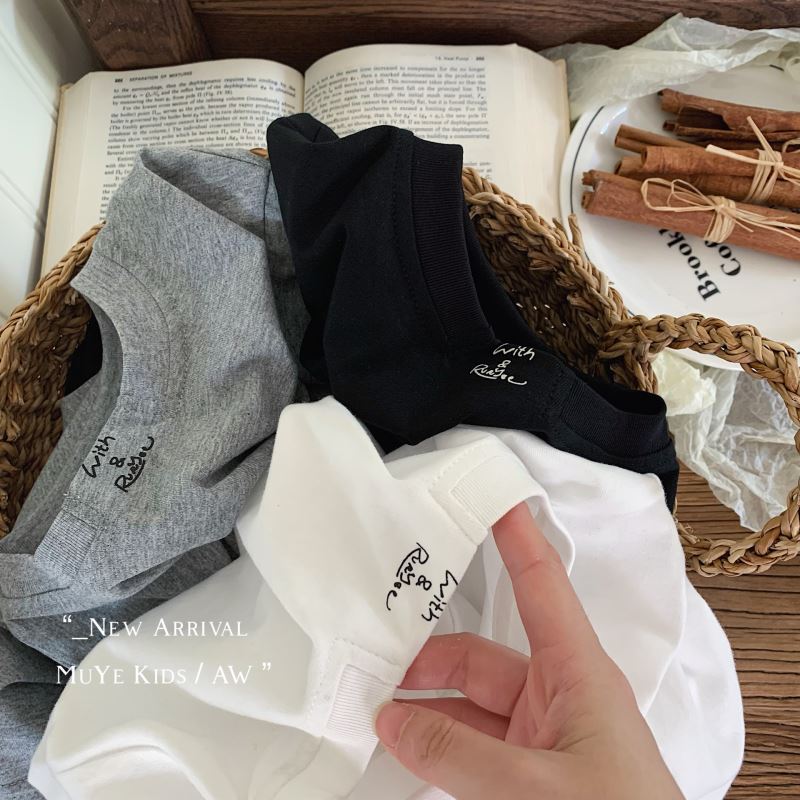 2024新作★子供服　長袖トップス★90cm〜150cm 3色