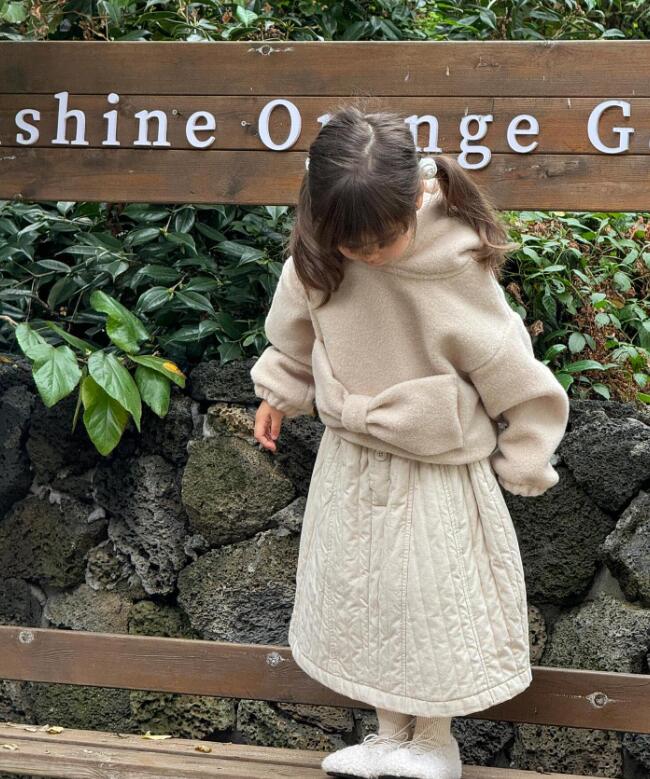 2024秋冬新作J★子供服　トップス★90cm〜140cm 2色