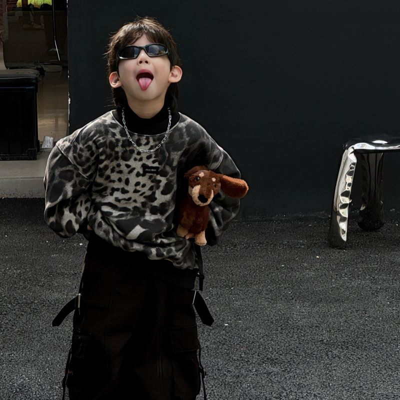 2024新品★子供服　豹柄トレーナー　裏起毛★90cm〜150cm