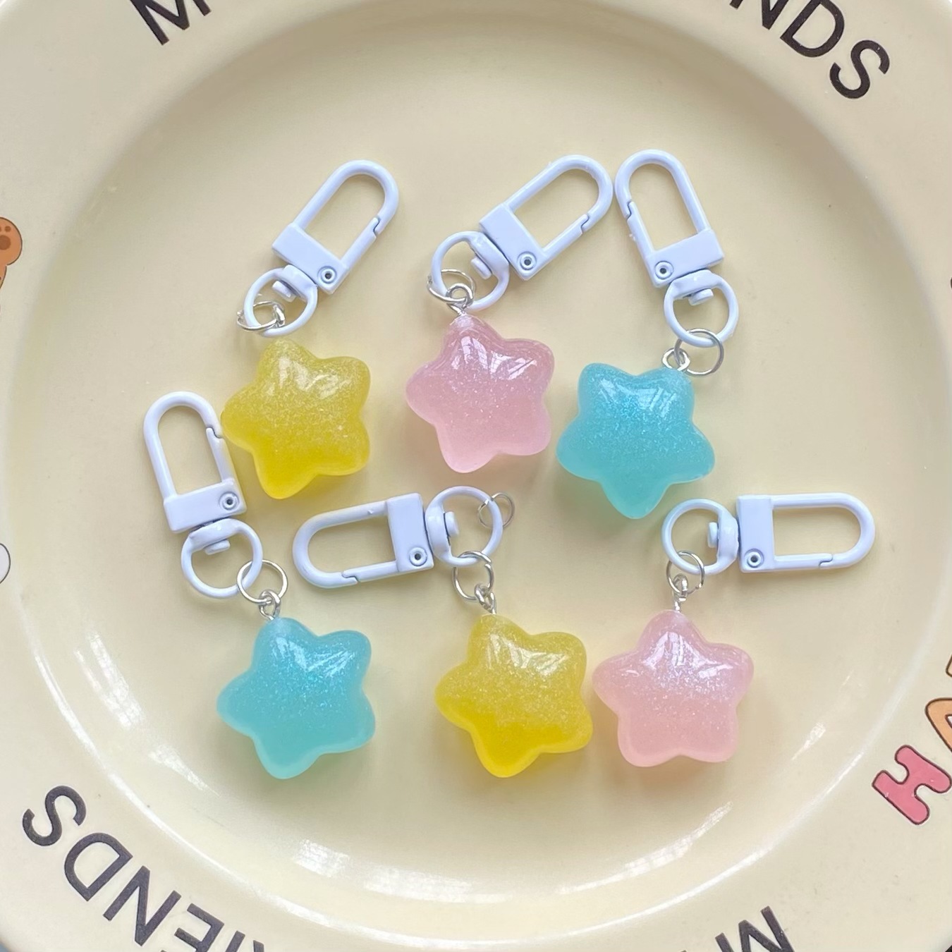 ★可愛いキーホルダー　装飾品★キーチェーン★3色