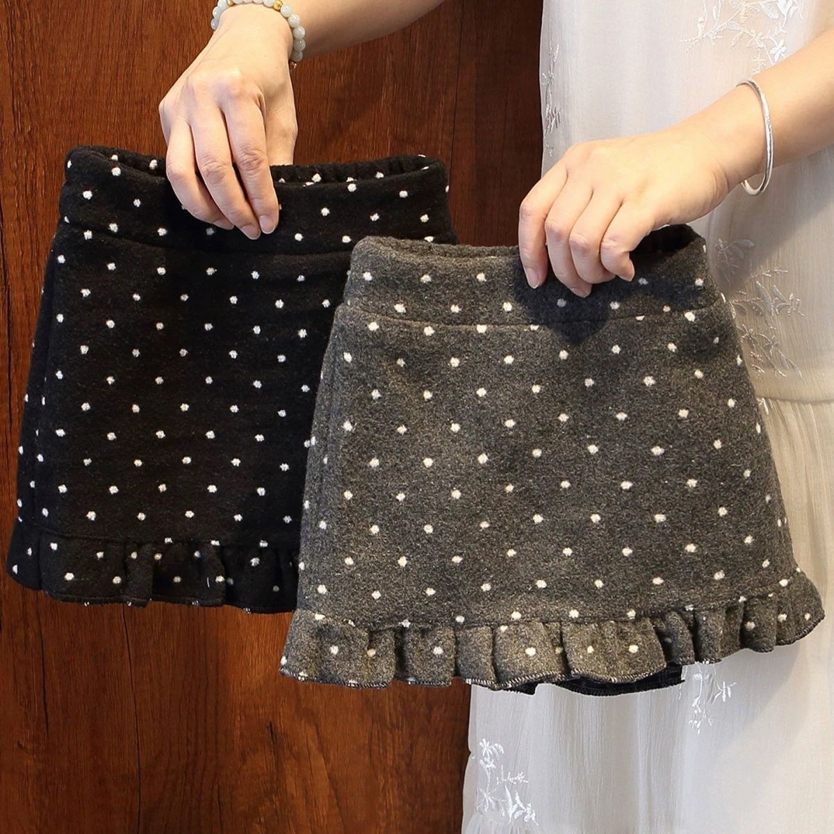 2025冬新品★子供服　スカート　インパン付き★90cm〜140cm 2色