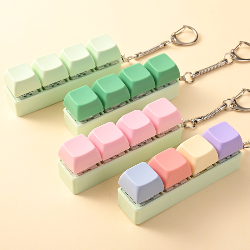 ★キーボードキーホルダー　装飾品★ストレス解消★押すスクイーズおもちゃ