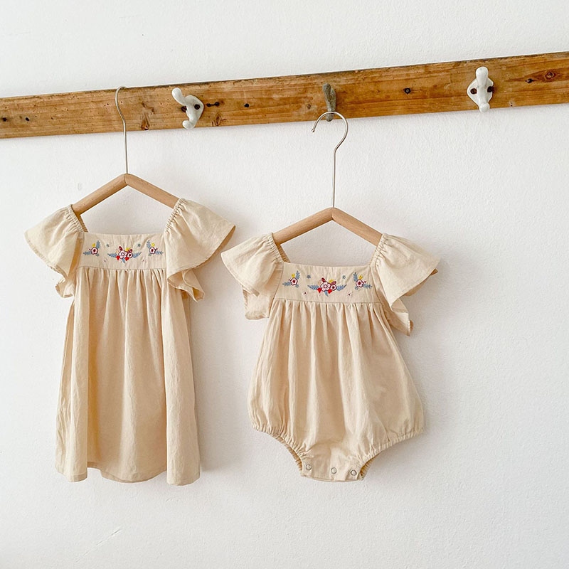 お勧め 春夏新作 子供服 カバーオール 女の子 袖なし連体服 花柄刺繍 ワンピ フリル ロンパース 66-90