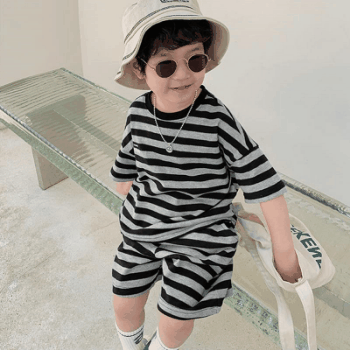 お勧め 春夏新作 韓国風子供服男女 ボーダー柄 ハーフパンツ 半袖上着 Tシャツ+パンツ 7-15