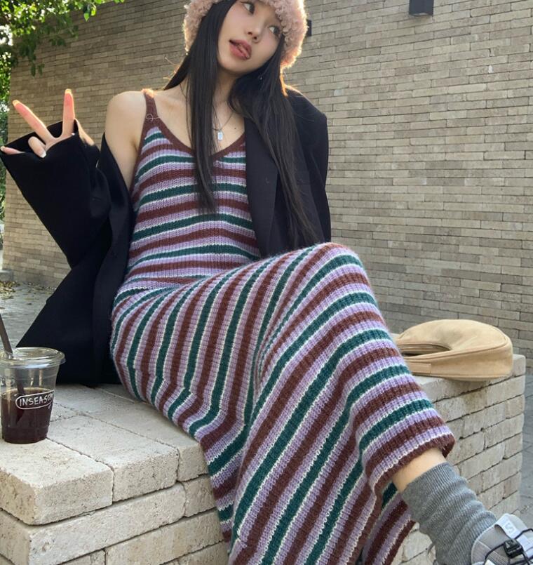 2023新型★レディース服　ニットワンピース★