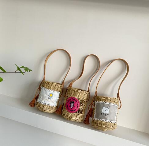 新登場★可愛い子供バッグ　編みショルダーバッグ★3種