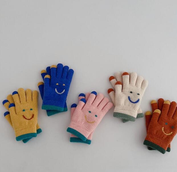 手袋★子供用手袋★男女兼用★防寒★キッズ★暖かい★可愛い★笑顔★5色