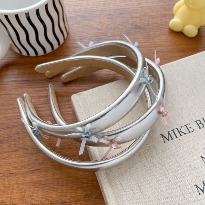 雑貨★子供用髪飾り　カチューシャ★アクセサリー★2色