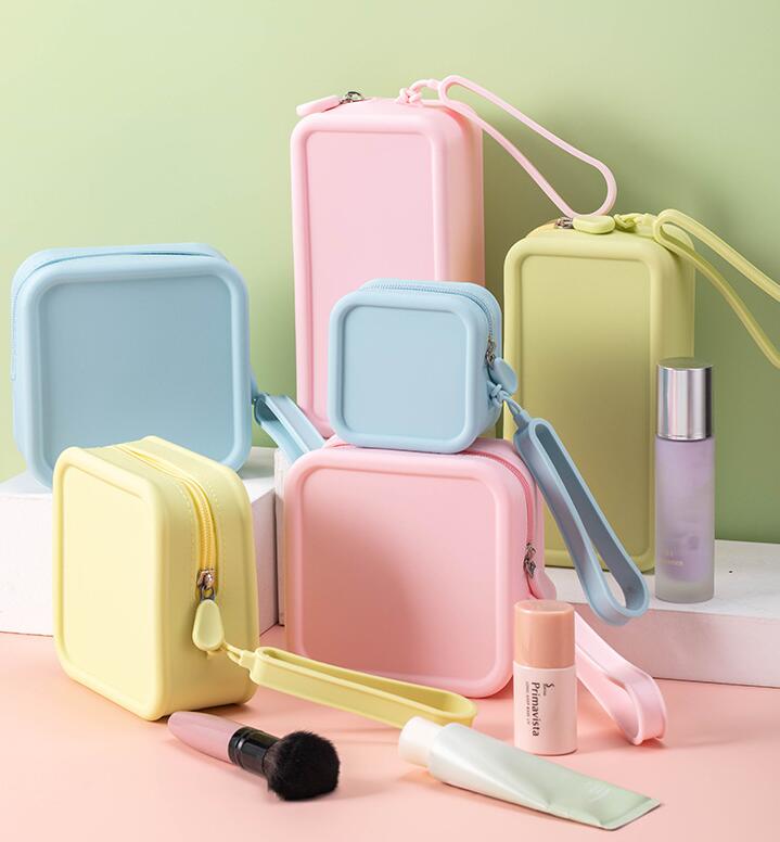 ★収納バッグ★シリコン化粧品収納　収納ケース★4色