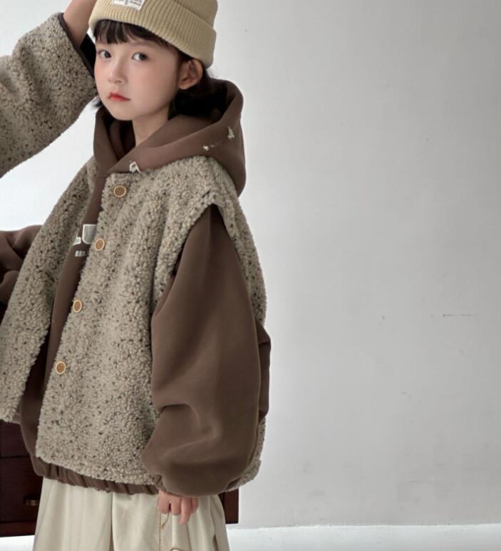 2024秋冬新品★子供服 　ベストコート★90cm〜140cm