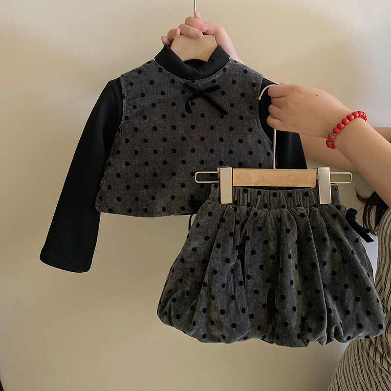 2024秋冬新品★子供服　インナー& ベスト+ズボン★90cm〜150cm