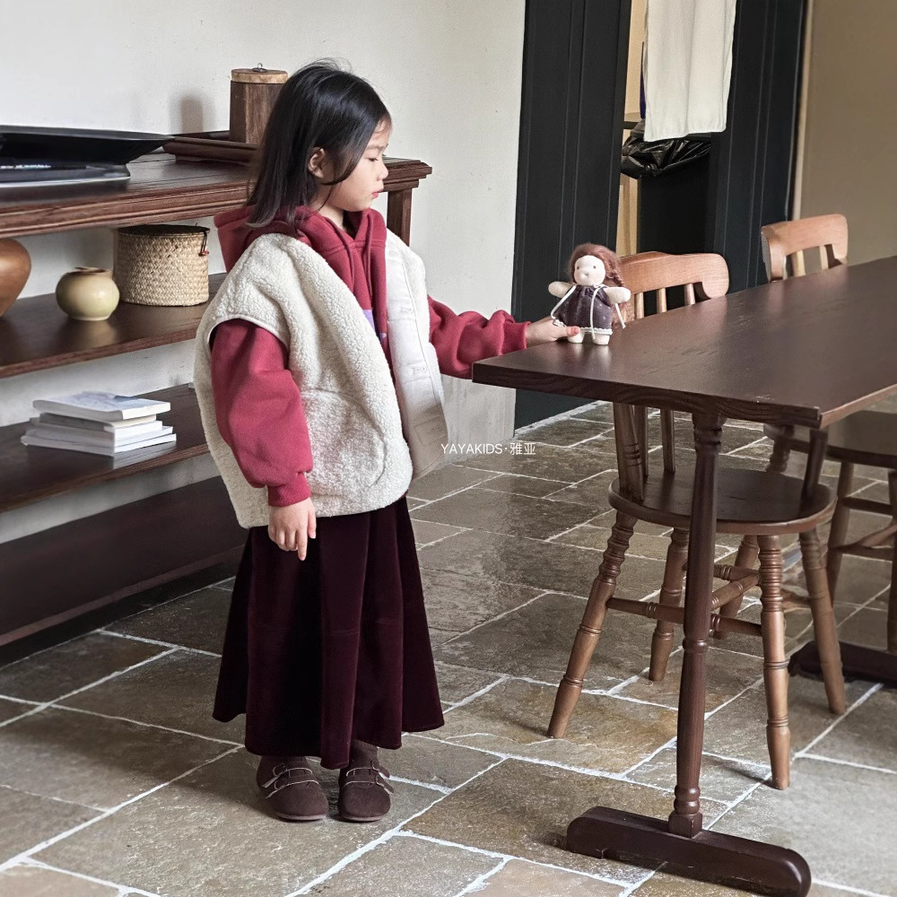 2024冬新品★子供服 　ベストコート★90cm〜140cm