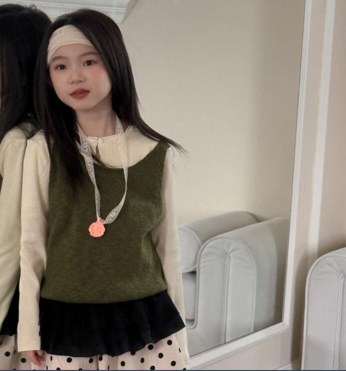 2025年新★子供服　ニットベスト　セーター★100cm〜160cm 2色