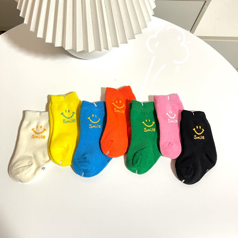 2025★キッズ靴下★ソックス★S(0-1歳)/M(1-3歳)/L(3-6歳) 7色