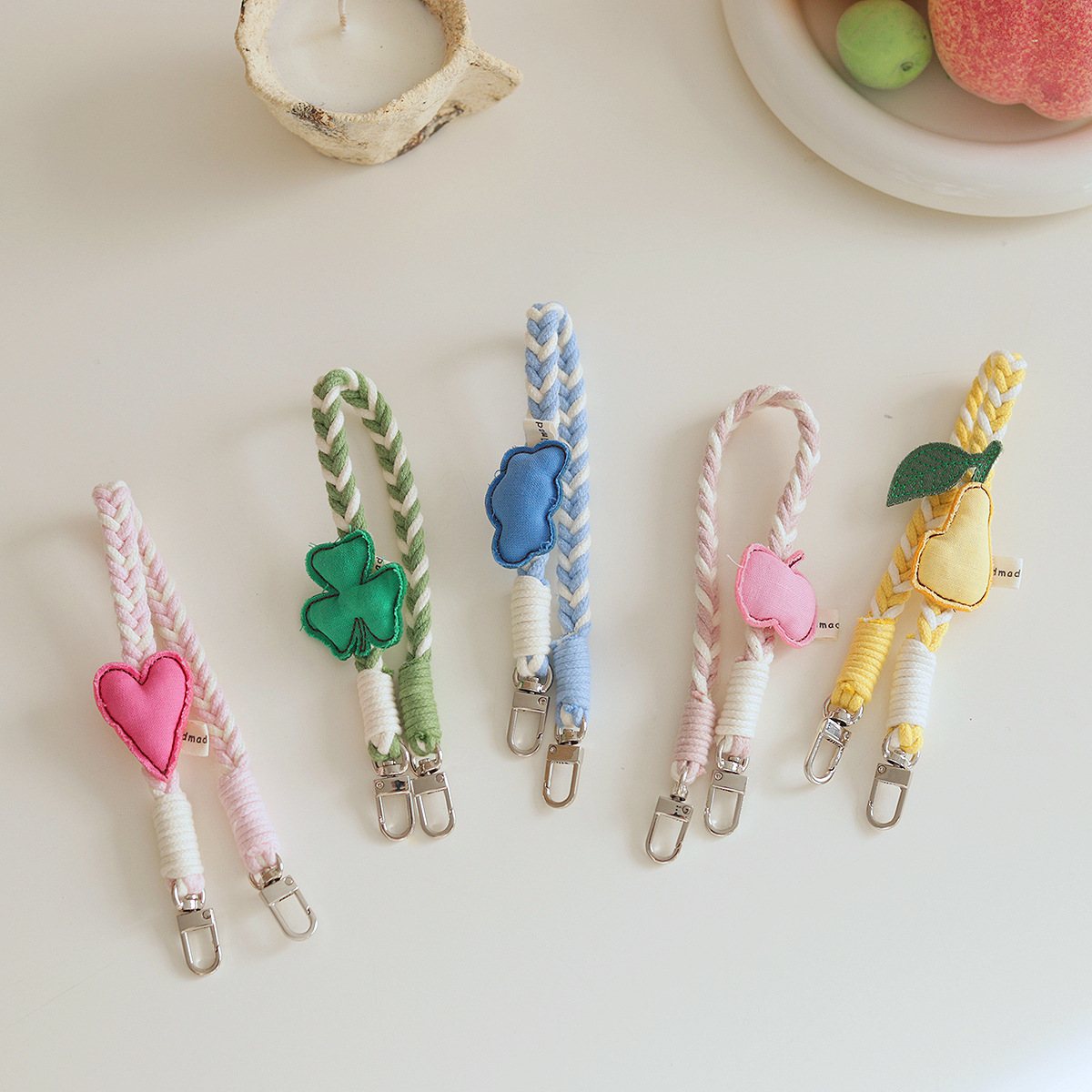★可愛いキーホルダー　装飾品★キーチェーン★5色
