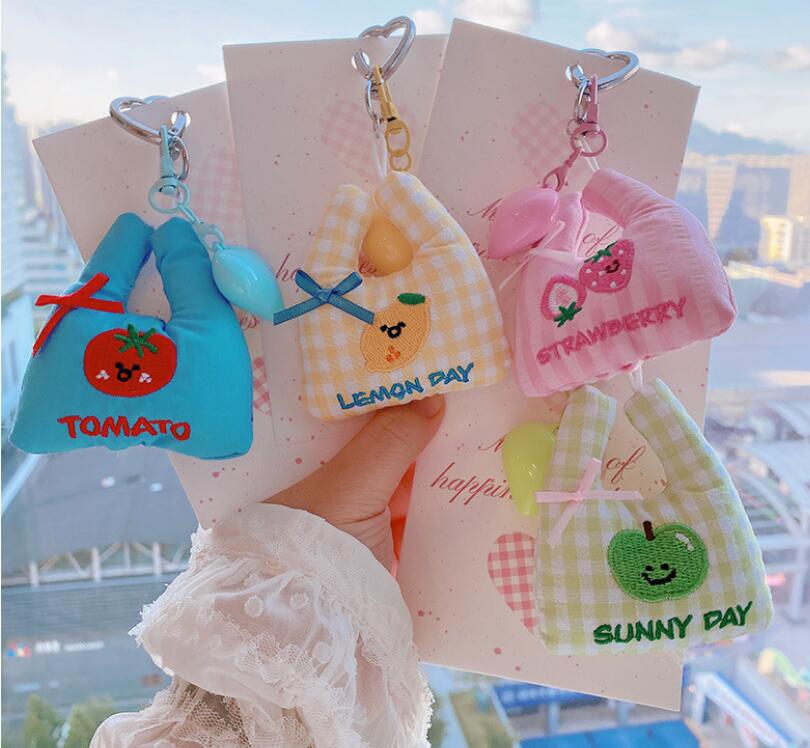 ★可愛いキーホルダー　装飾品★ぬいぐるみキーチェーン★4色