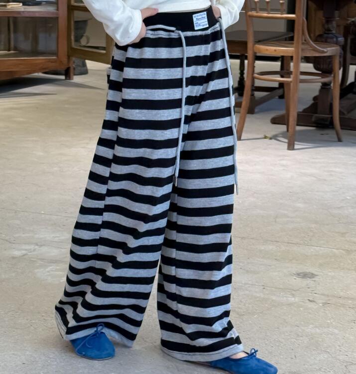 2025秋新入荷★子供服　ズボン★100cm〜160cm