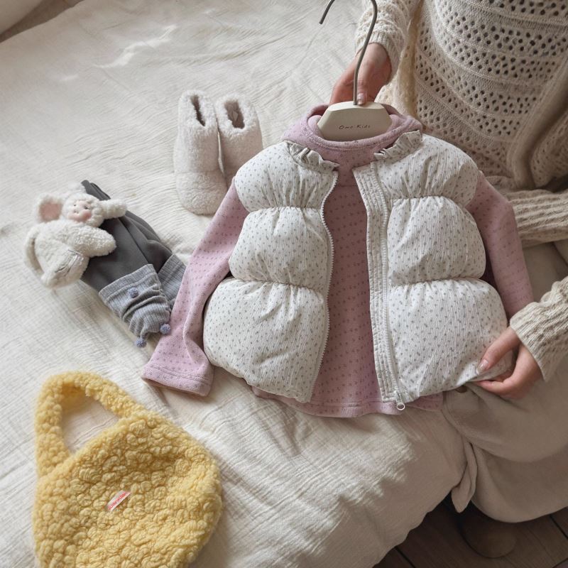 2025秋冬新品★子供服 　ベストコート★90cm〜140cm