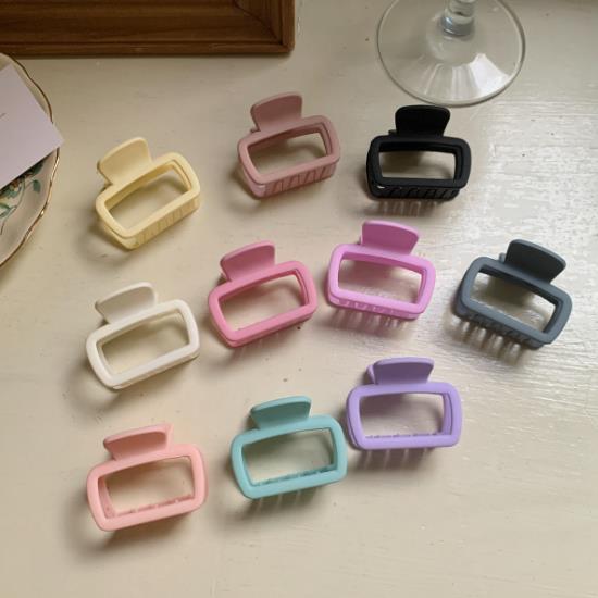 超人気の髪飾り!!★　ヘアアクセサリー　★ヘアクリップ★