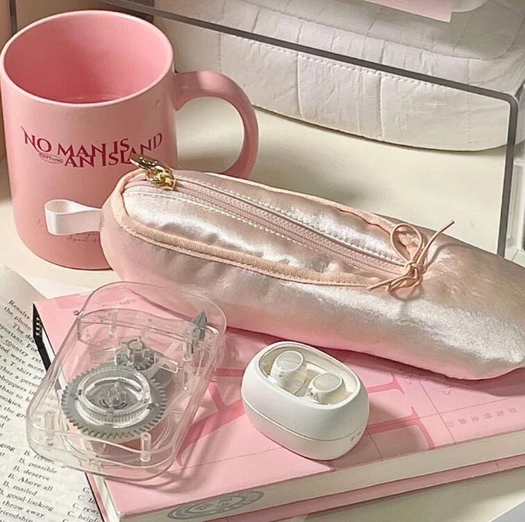 ★収納袋★バレエシューズ型化粧バッグ　ペン袋★