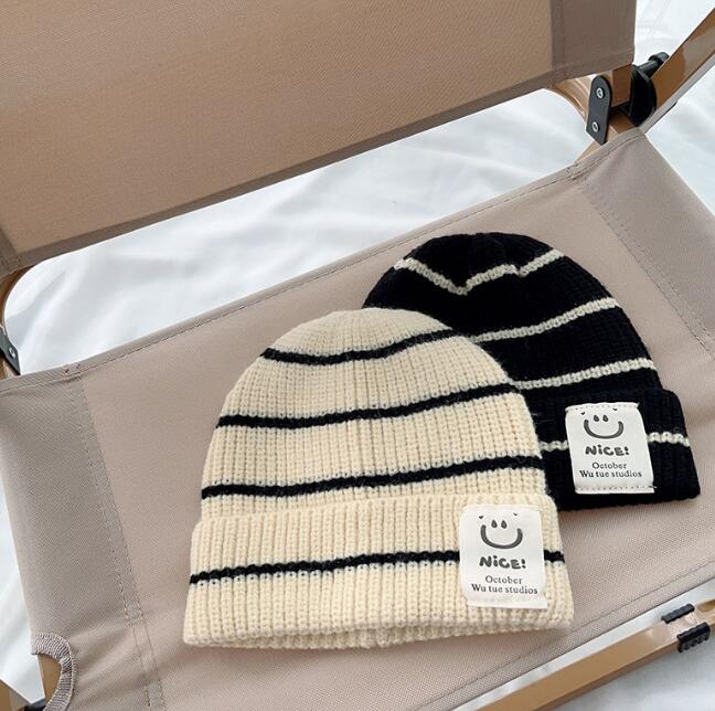 子供用★帽子★キッズ★男女兼用★暖かい★防寒★ニット帽子★笑顔★2色