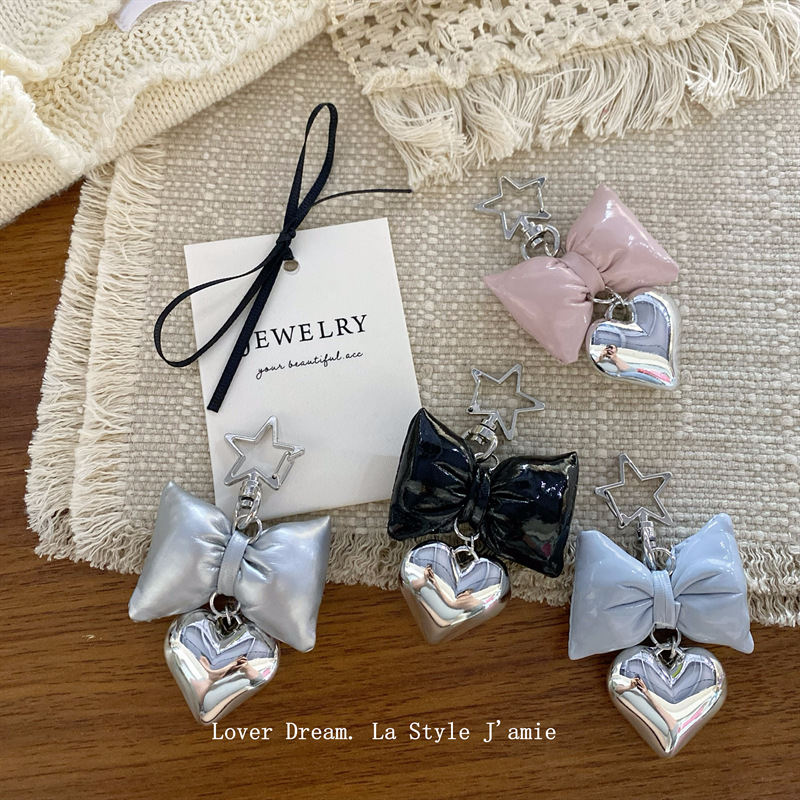 「2024」★キーホルダー★バッグチャーム★可愛い★ファション小物