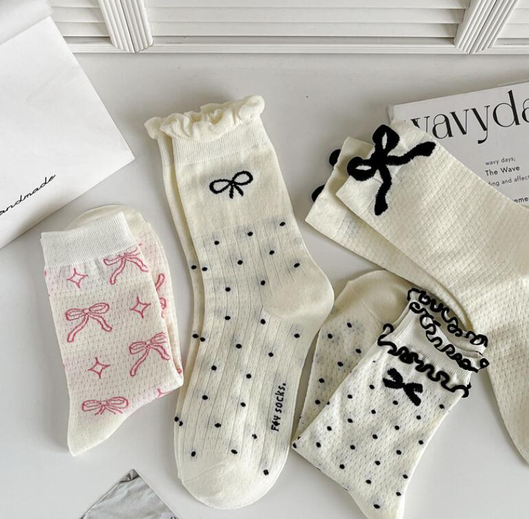 2024新入荷★大人用　靴下&ソックス★4色