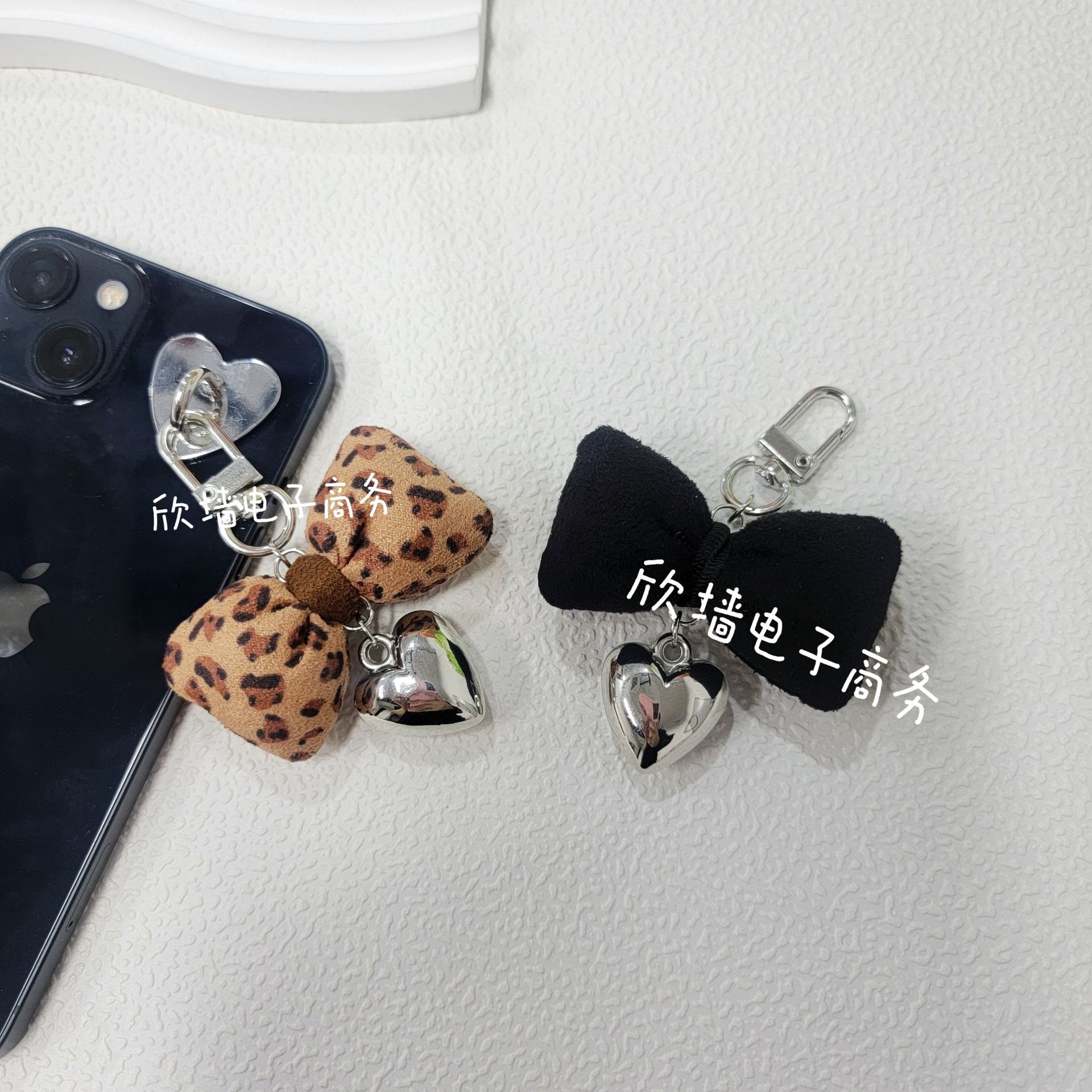 ★可愛いキーホルダー　装飾品★ぬいぐるみキーチェーン★2色