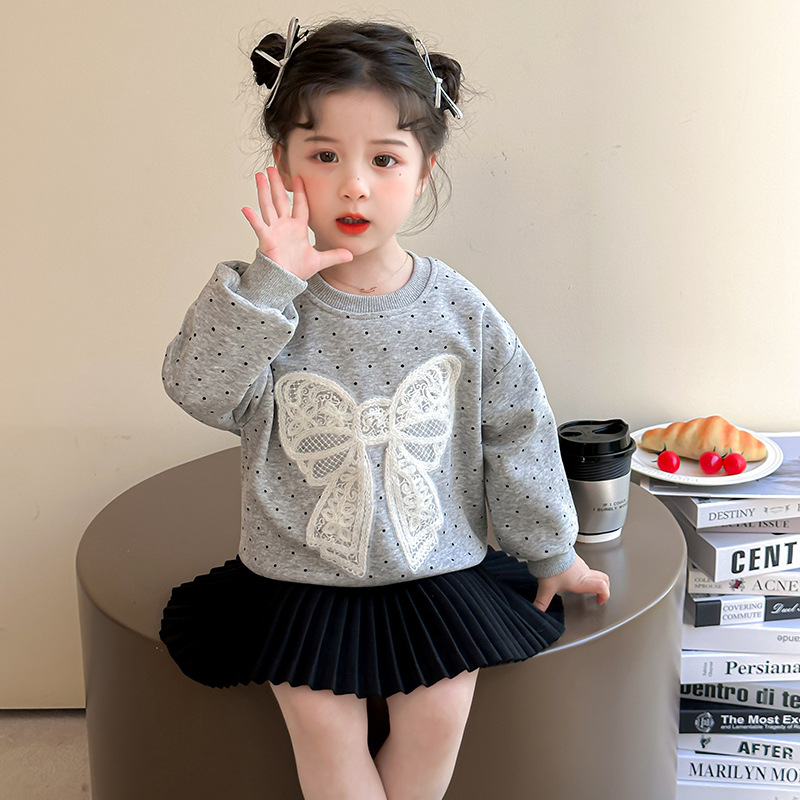 2025新作★子供服　トップス★90cm〜140cm 2色