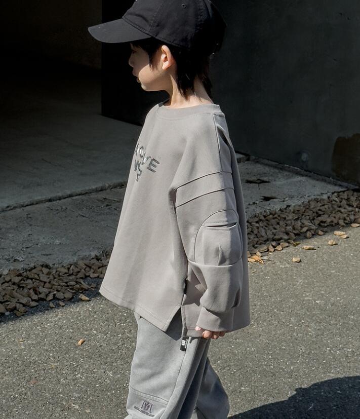 2025新作★子供服　トップス★90cm〜140cm 2色