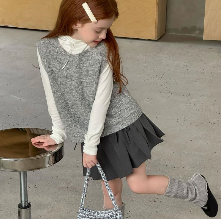 2025秋新品LMM★子供服　ニットベストトップス★90cm〜150cm