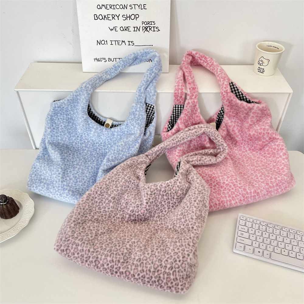 2025新型★ハンドバッグ★ショルダーバッグ★3色