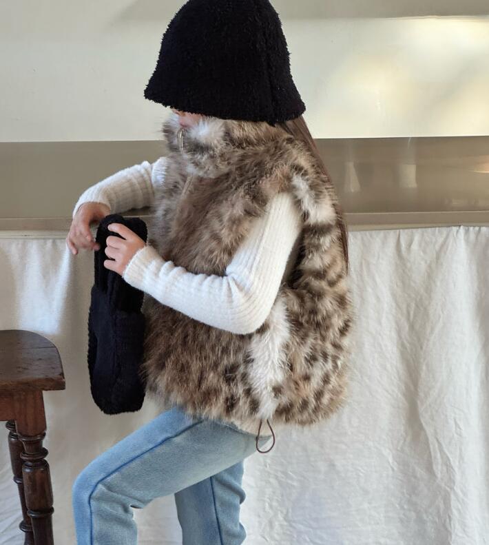 2025冬新品Y★子供服 　ふわふわベストコート★90cm〜150cm