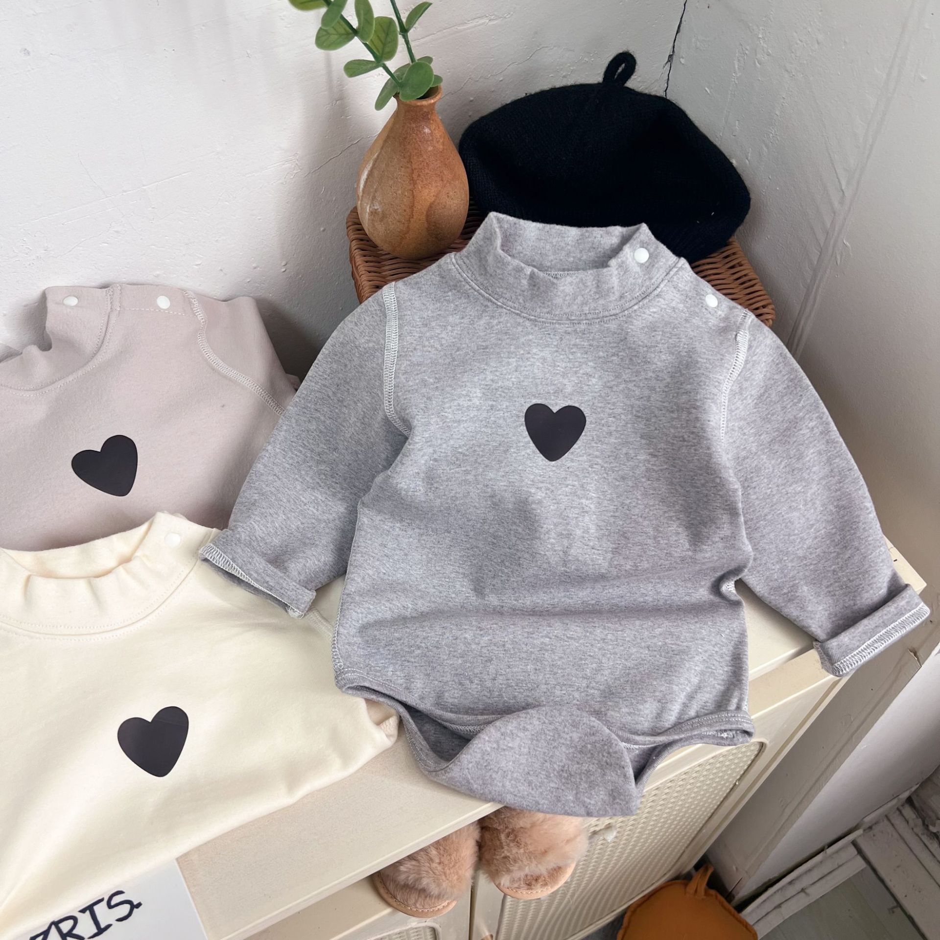 2025新入荷★ベビー服　厚手ロンパース★66cm〜90cm 3色