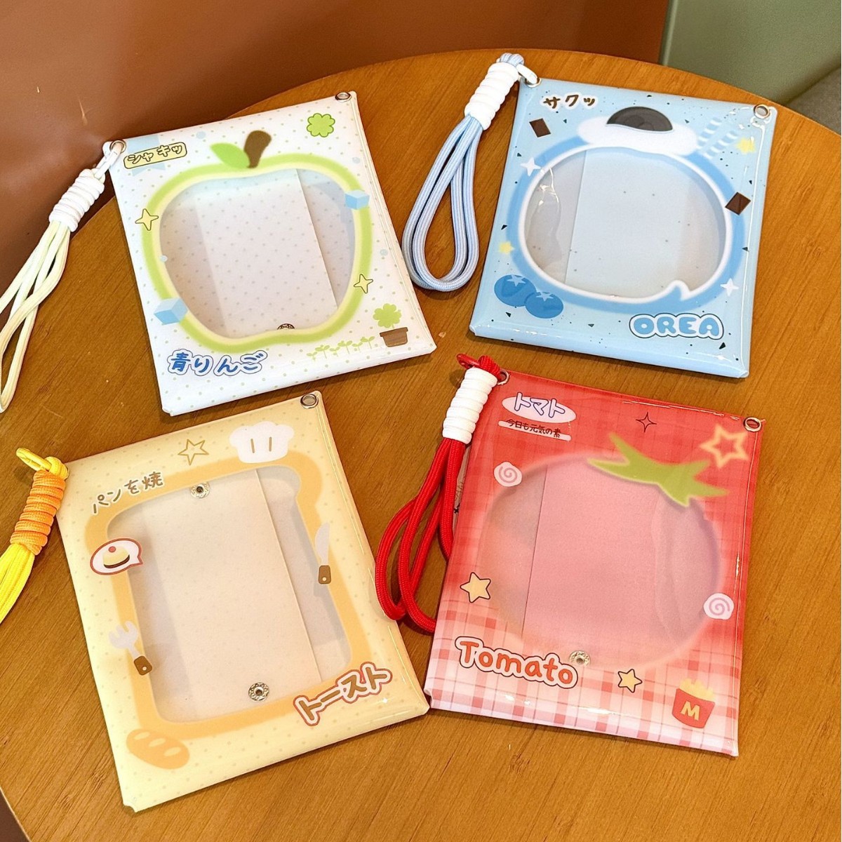 ★カード収納用 　フィギュア 展示用 吊りポーチ★ぬいぐるみを飾れる吊り下げ式収納バッグ
