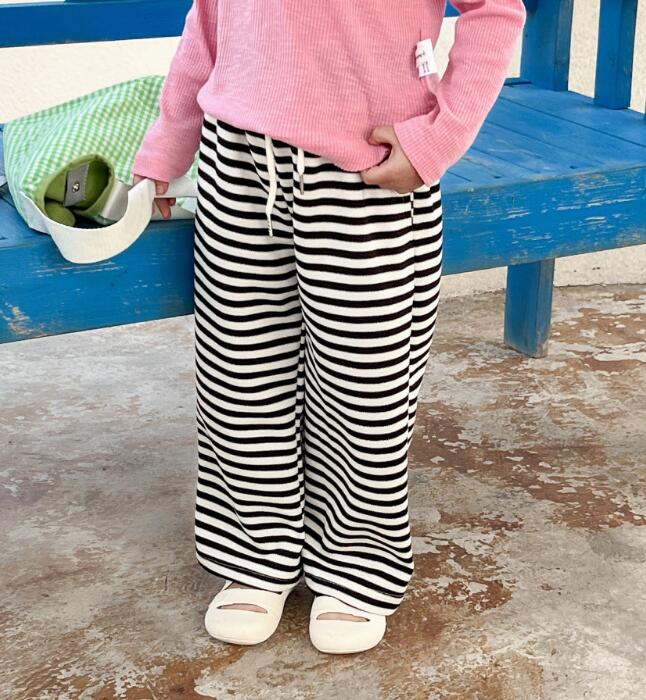 2023年★子供服　ズボン★90-140cm★