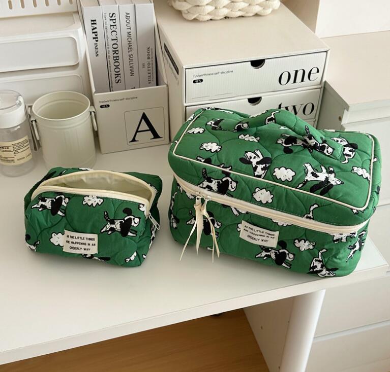 ★収納袋★可愛い　化粧袋　ペン袋★