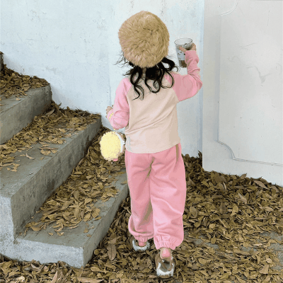 秋冬新作 オシャレ春秋 ガールズ 子供服 犬 フーディ プルオーバー Tシャツ+ジョガーパンツ 5-13