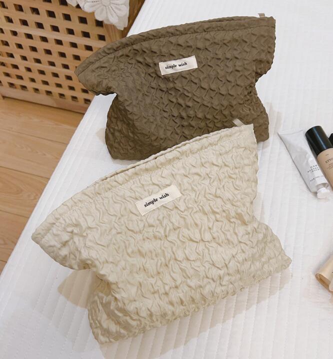 新登場!!★小バッグ★収納袋　化粧バッグ★2色