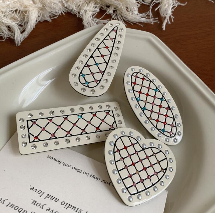 雑貨★子供髪飾り　ヘアビン★アクセサリー　4種選べ★