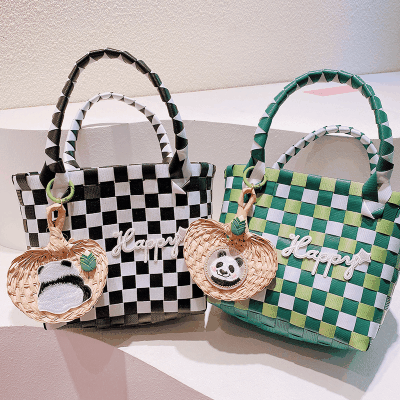 春夏 かごバッグ 編みバッグ ハンドバッグ ビーチバッグ チェック柄 パンダ扇子 バスケット 3色
