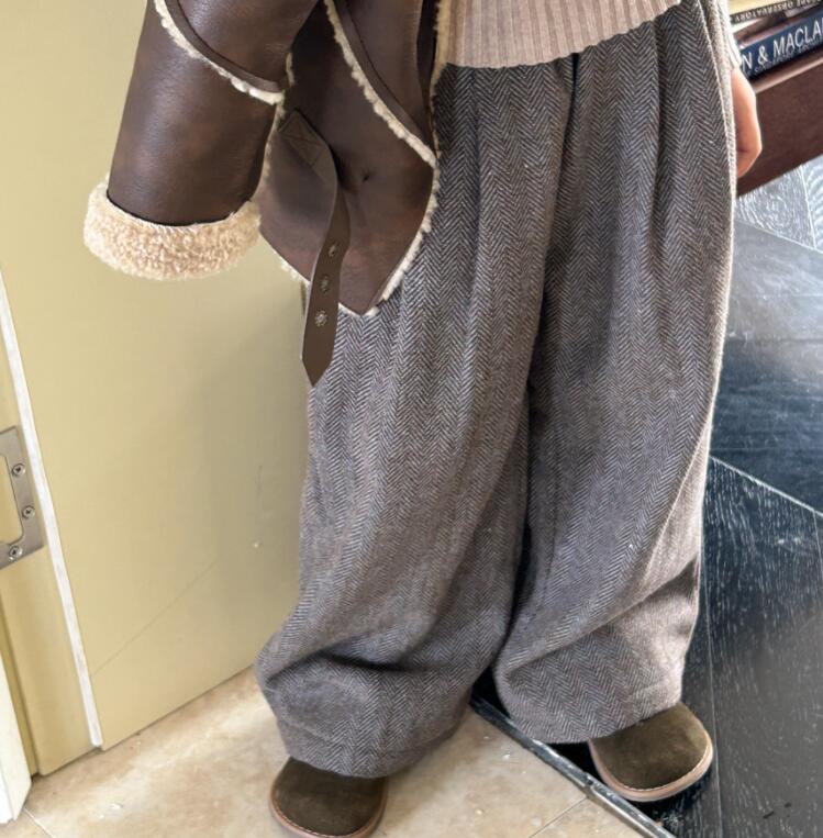 2024秋冬新入荷★子供服　ズボン  裏起毛★90cm〜150cm 2色