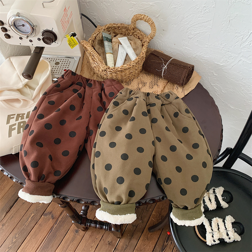 2024冬新入荷★子供服　ズボン　裏起毛★90cm〜130cm 2色