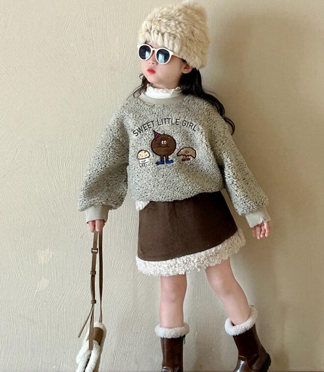 2024年新★子供服　厚手トレーナー★90cm〜140cm